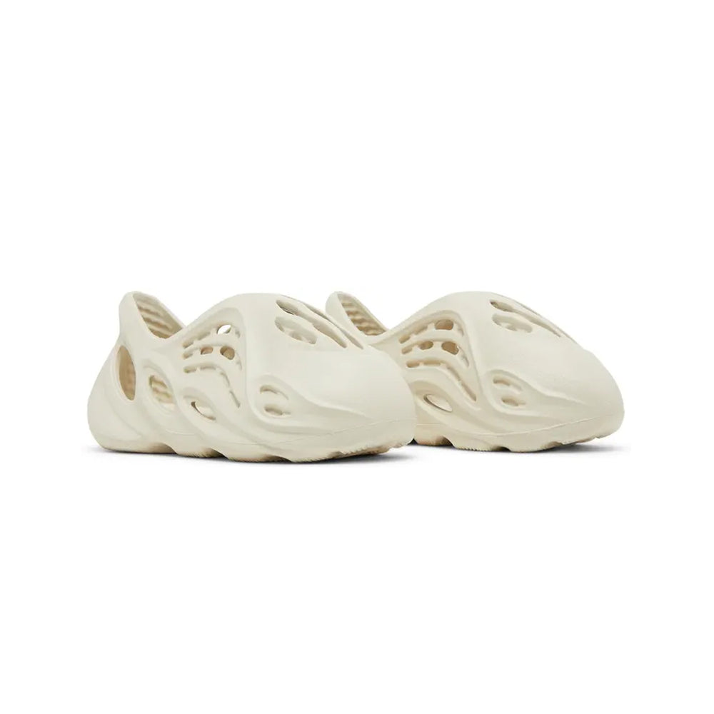 Adidas-Yeezy-Foam-RNR-‘Sand’-TD-(2021)-2