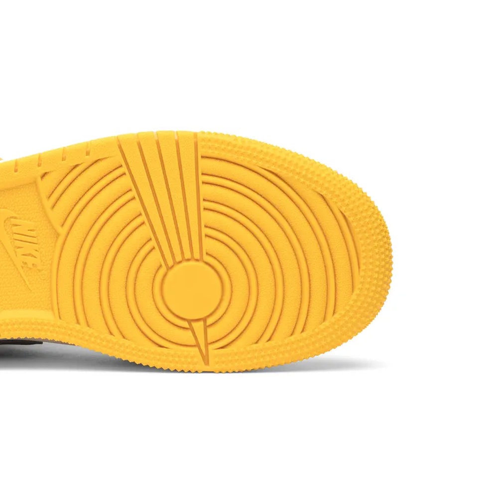 Air-Jordan-1-Mid-SE-‘Lakers’-GS-sole-close-up