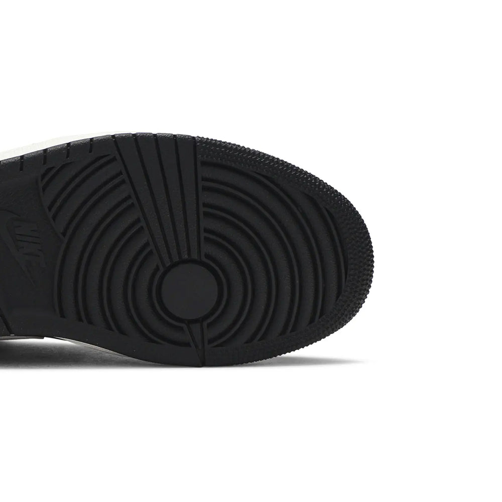 Air-Jordan-1-Mid-‘Infrared-23’-close-close-up