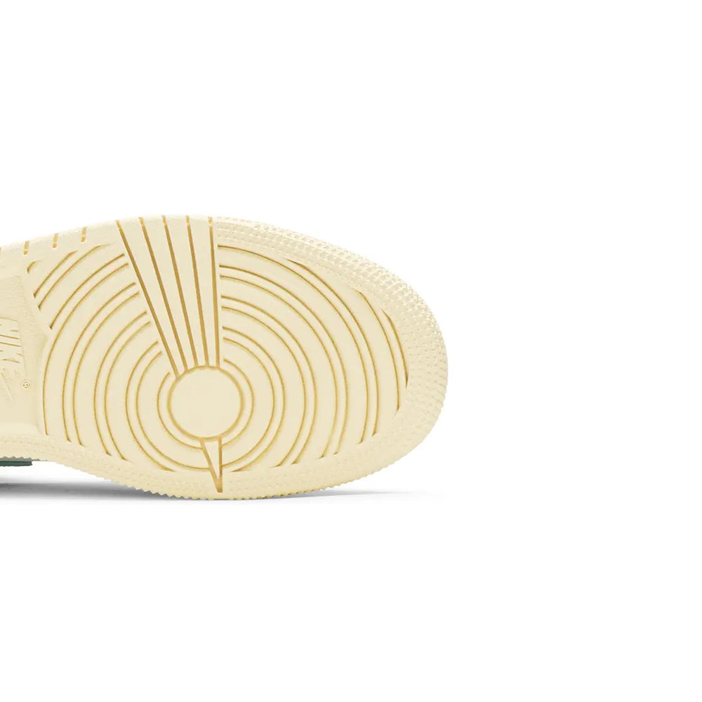 Air-Jordan-1-Mid-‘Paint-Drip’-GS-sole-close-up