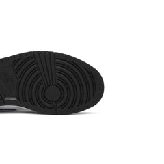 Air-Jordan-1-W-Mid-SE-‘Lightbulb’-sole-close-up