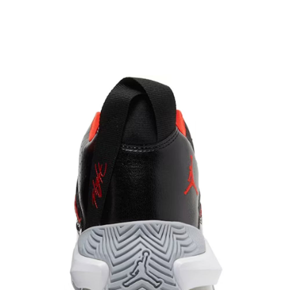 Air-Jordan-Stay-Loyal-‘Bred’-back-close-up