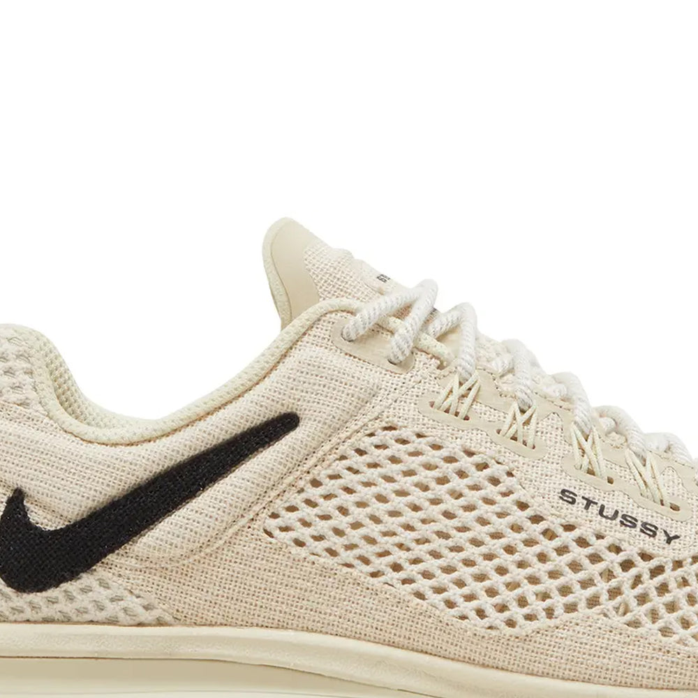 Air-Max-2013-x-Stussy-‘Fossil’-(2022)-side-close-up