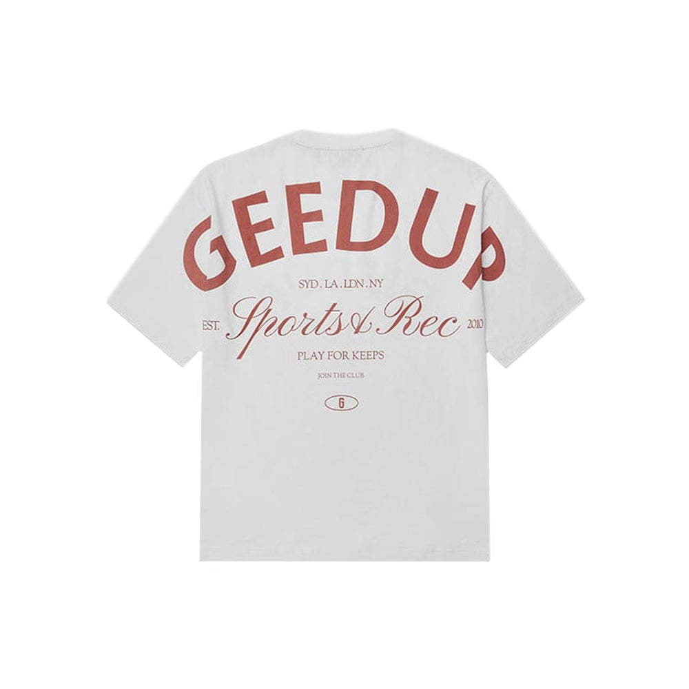 Geedup-Sports-&-Rec.-T-Shirt-‘White-/-Burgundy’-(2025)-1
