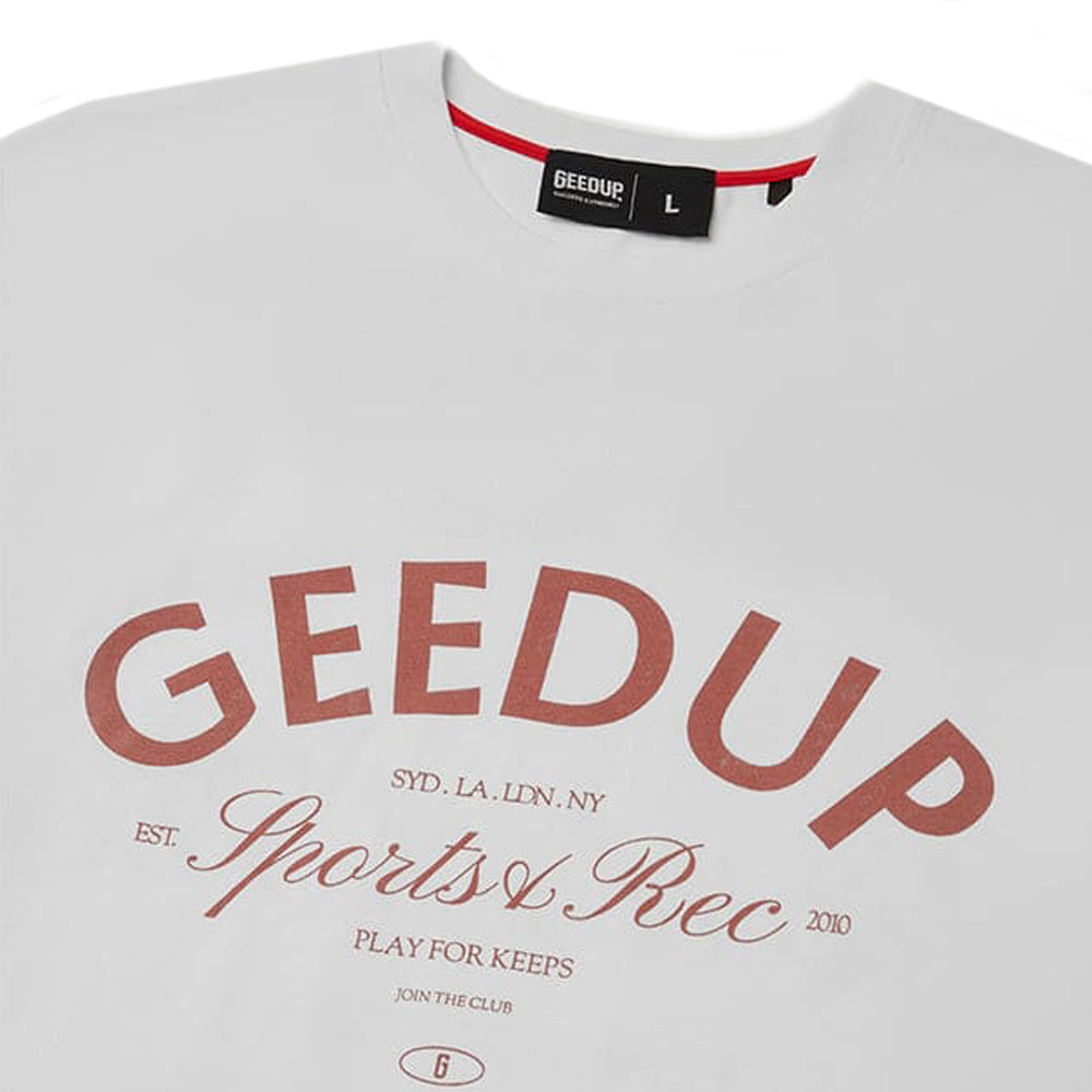 Geedup-Sports-&-Rec.-T-Shirt-‘White-/-Burgundy’-(2025)-4