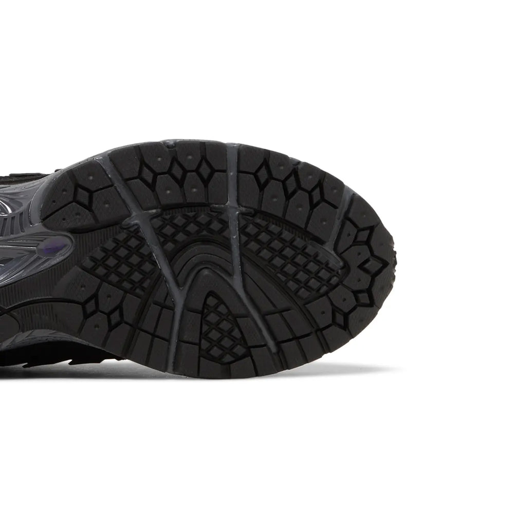 New-Balance-1906R-Cordura-Pocket-‘Black’-(2023)-8