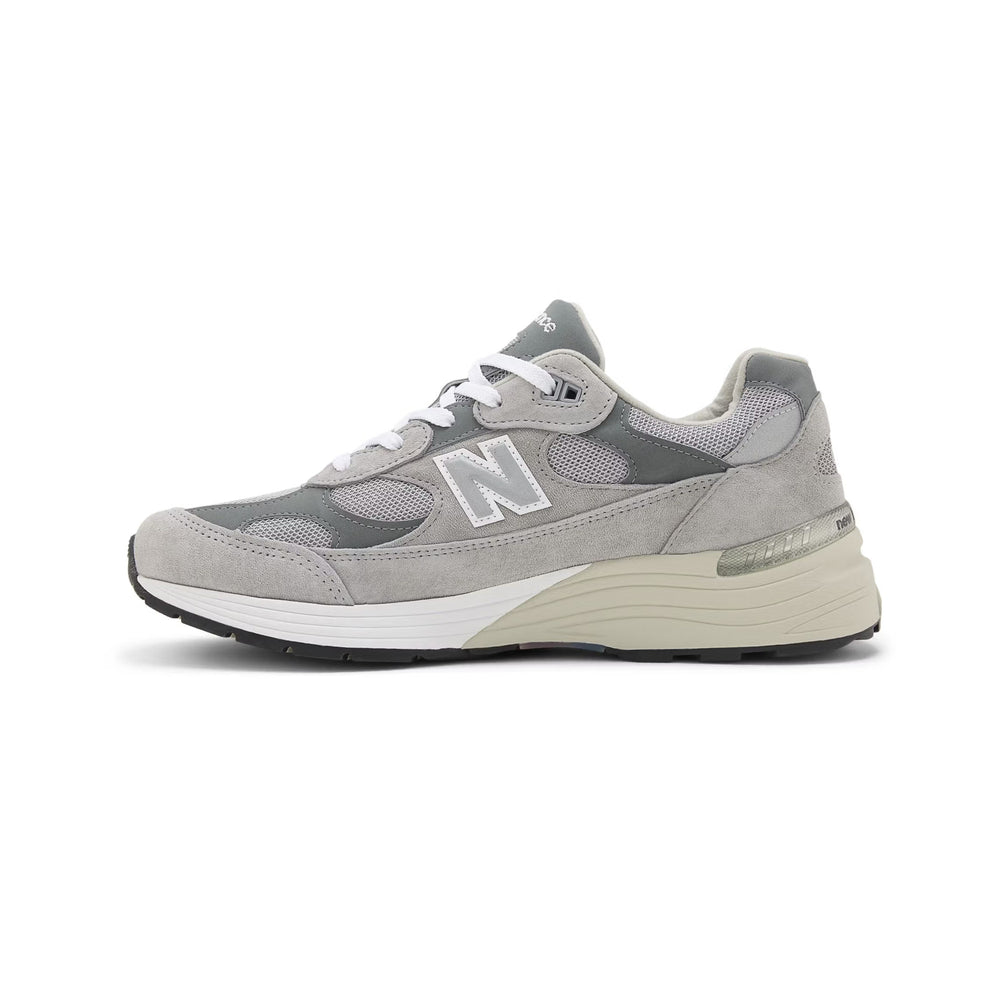 New-Balance-992-MiUSA-Grey-Silver-Metallic-2025-3