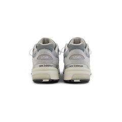 New-Balance-992-MiUSA-Grey-Silver-Metallic-2025-4