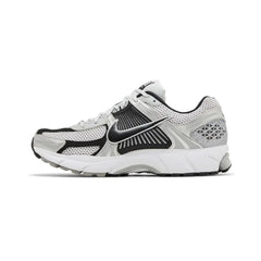 Nike-Air-Zoom-Vomero-5-Metallic-Silver-Black-3