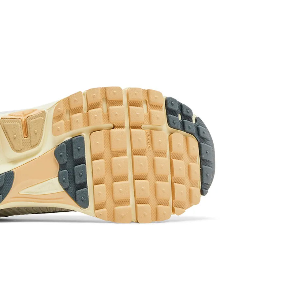 Nike-Air-Zoom-Vomero-5-Summit-White-Pure-Platinum-Women’s-2024-6