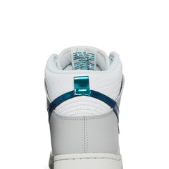 Nike-Dunk-High-‘FLS’-W-(2022)-7