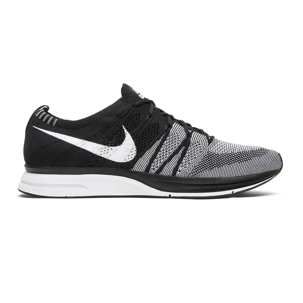 nike_flyknit_trainer_oreo_2018_1