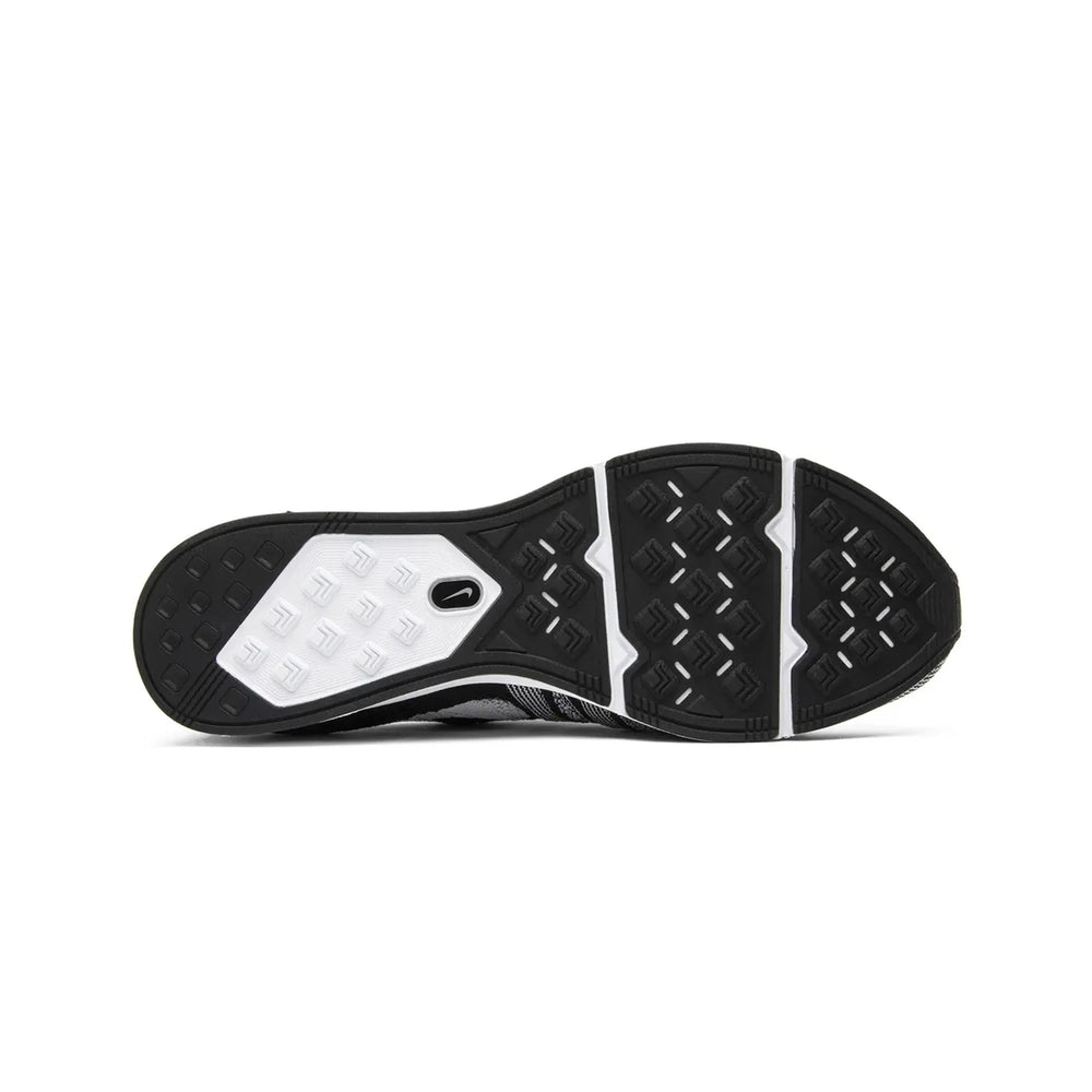 nike_flyknit_trainer_oreo_2018_5