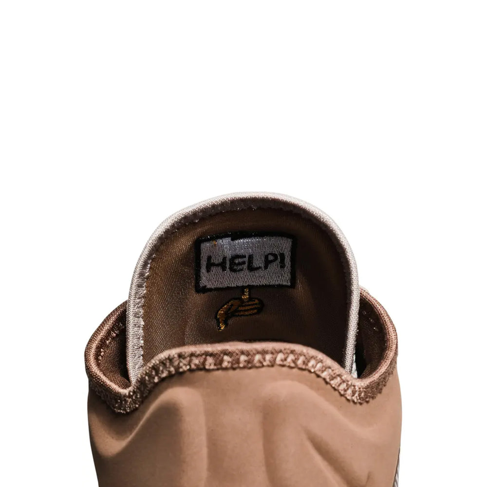 Nike-LeBron-18-Low-‘Wile-E.-vs-Roadrunner-Space-Jam’-(2021)-10