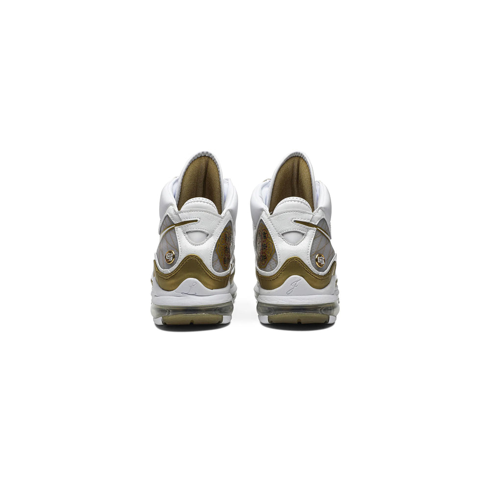 Nike-LeBron-7-‘China-Moon’-(2020)-back