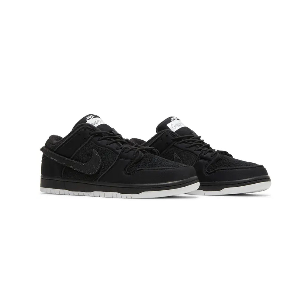 Nike-SB-Dunk-Low-X-Gnarhunters-Black-2022-2