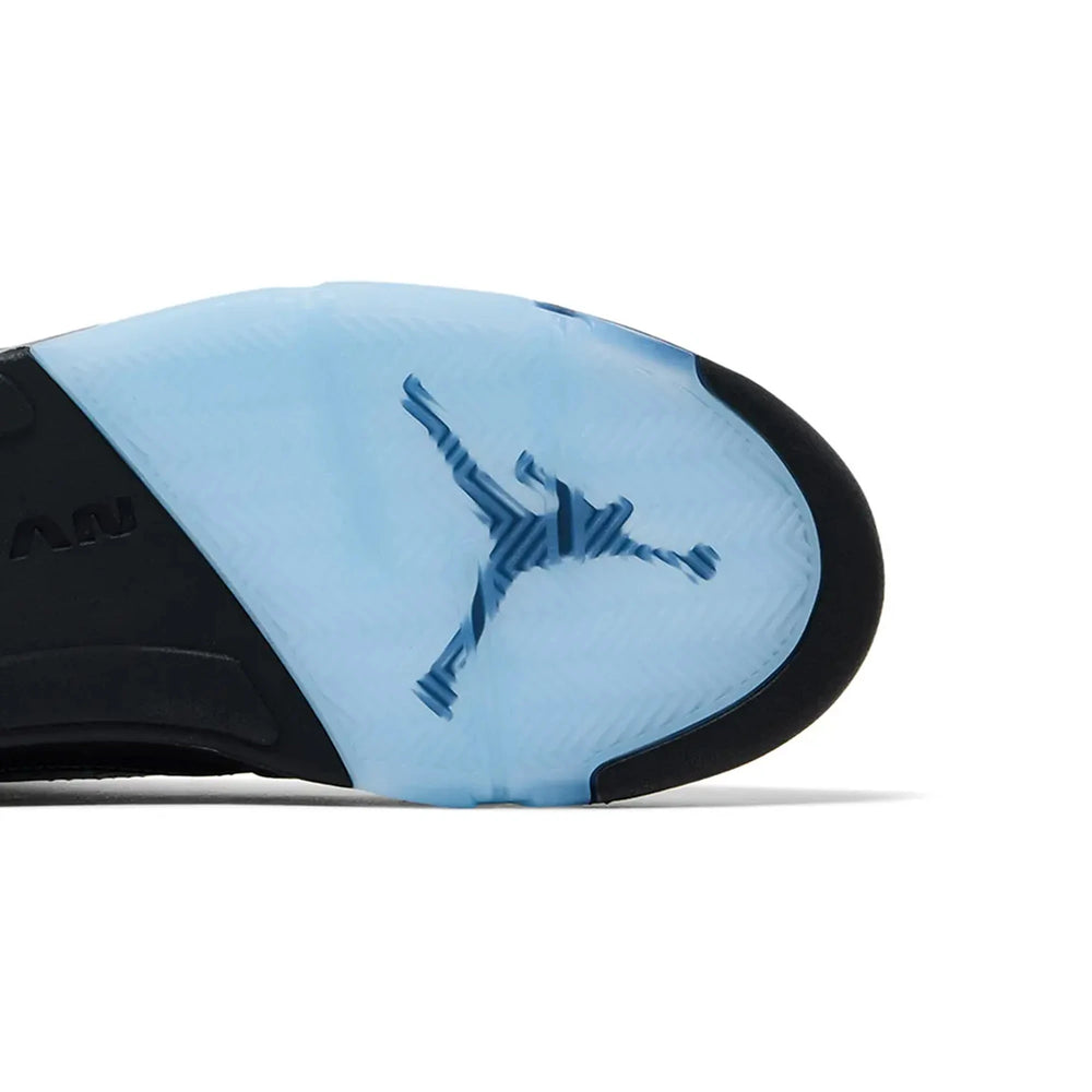air_jordan_5_retro_black_university_blue_2026_7