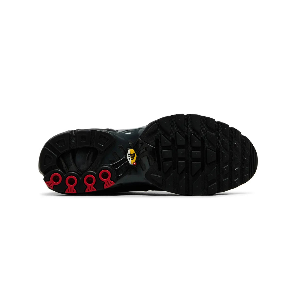 air_max_plus_black_gradient_red_2019_5