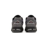 new_balance_2002r_castlerock_black_2023_4