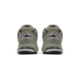 new_balance_2002r_castlerock_gs_4