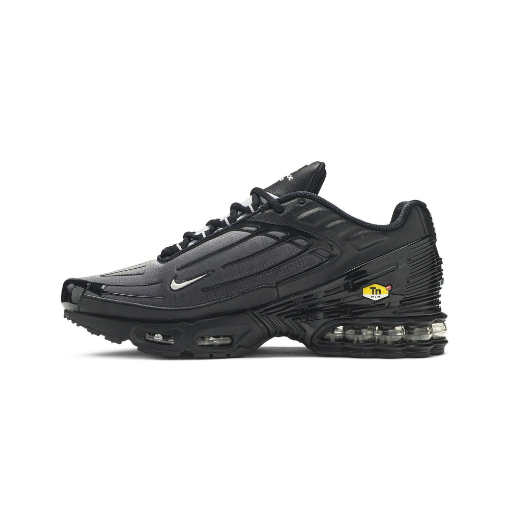 nike_air_max_plus_3_black_wolf_grey_2019_3