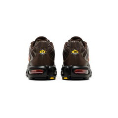 nike_air_max_plus_tn_baroque_brown_safety_orange_2025_4