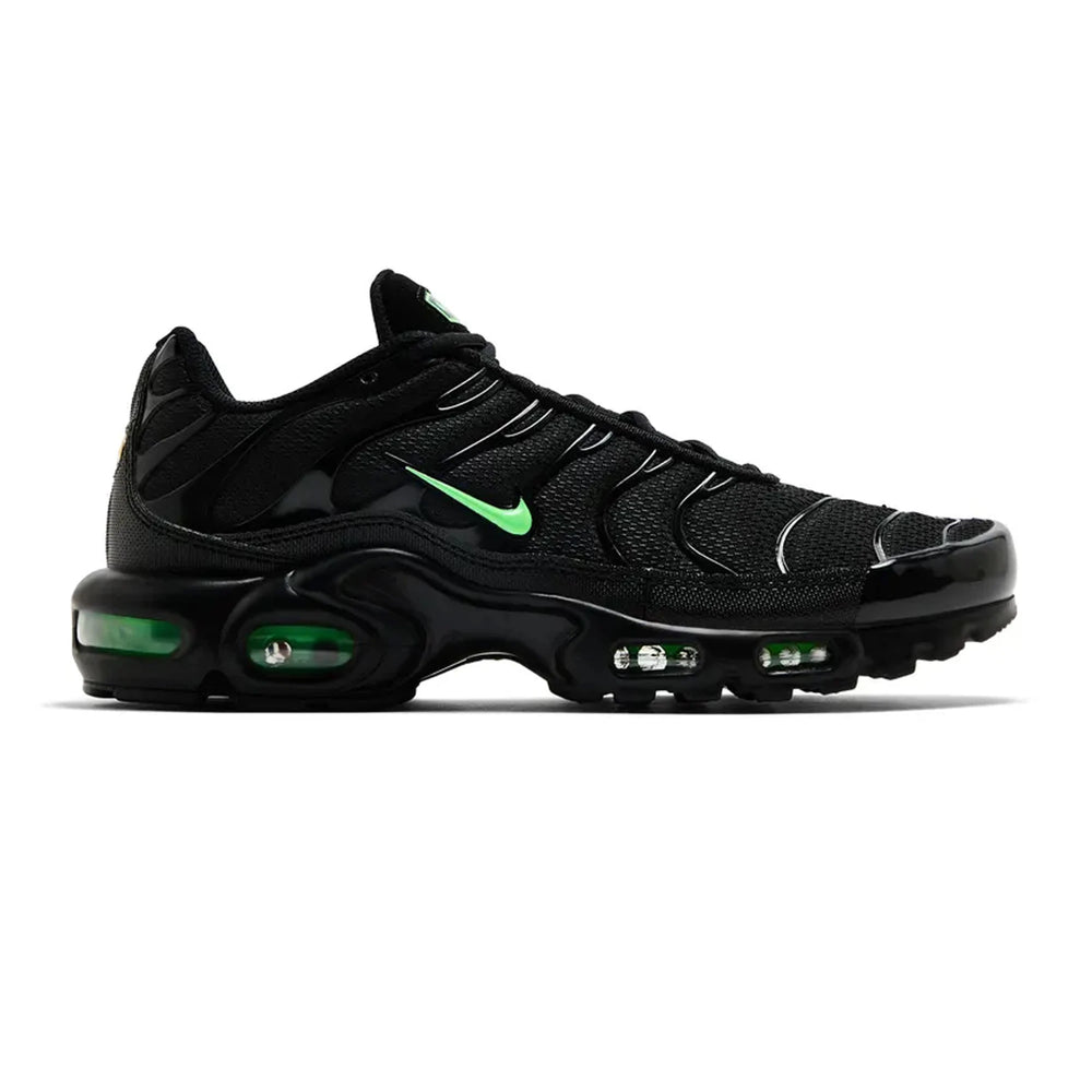 nike_air_max_plus_tn_black_green_strike_2025_1