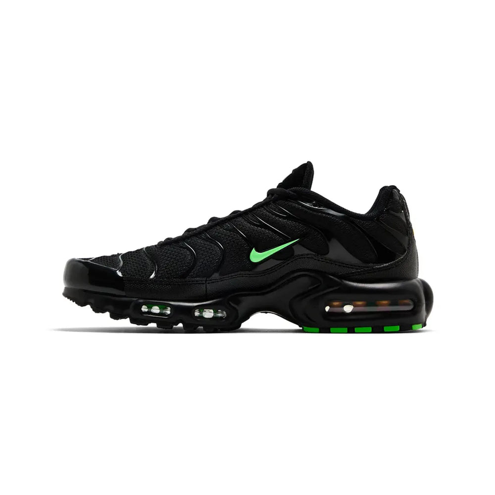 nike_air_max_plus_tn_black_green_strike_2025_3