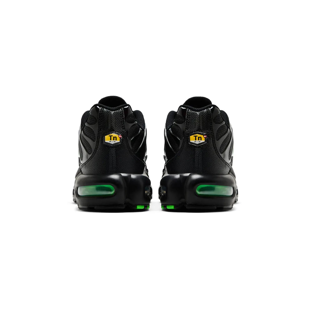 nike_air_max_plus_tn_black_green_strike_2025_4