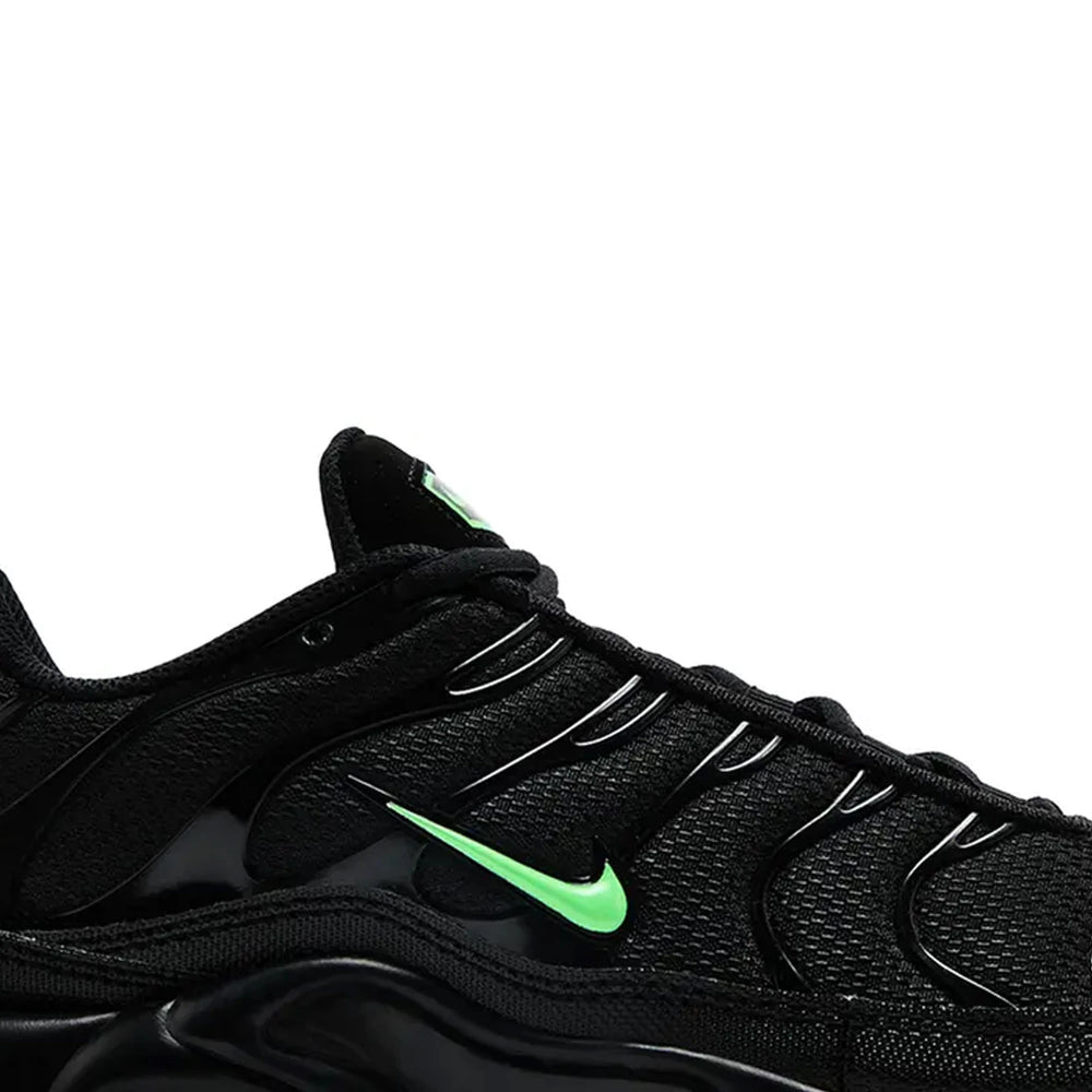 nike_air_max_plus_tn_black_green_strike_2025_6