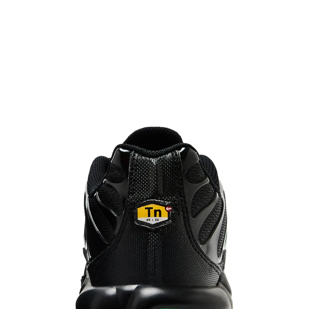 nike_air_max_plus_tn_black_green_strike_2025_7
