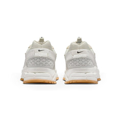 nike_air_zoom_vomero_5_roam_sail_light_stone_womens_2025_4