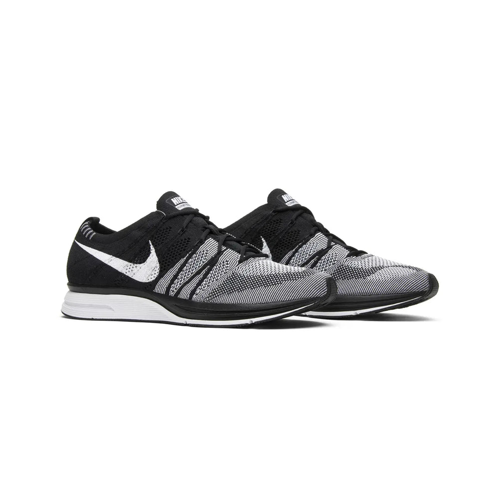 nike_flyknit_trainer_oreo_2018_2