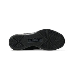 Nike-LeBron-X-Carbon-2012-4
