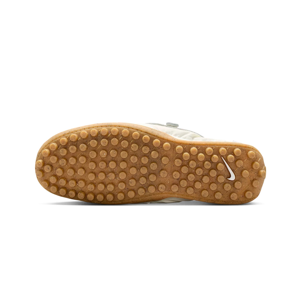 nike_moon_shoe_sp_jacquemus_soft_pearl_womens_2026_12