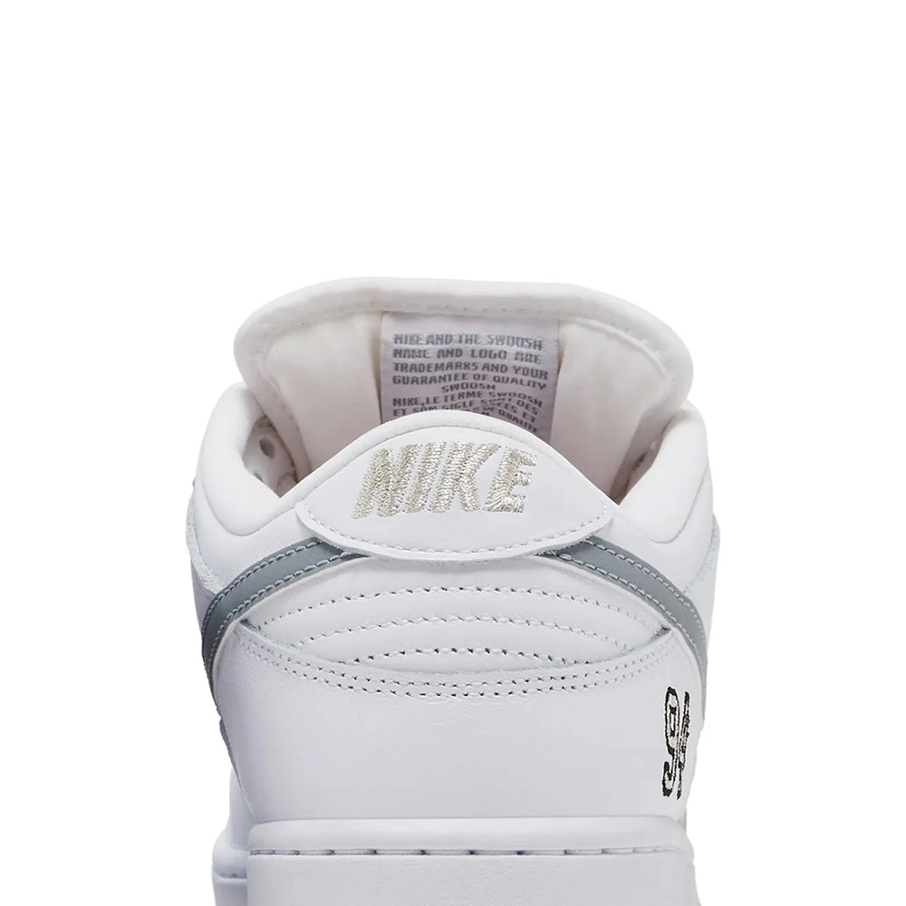 nike_sb_dunk_low_supreme_94_white_metallic_silver_2025_7