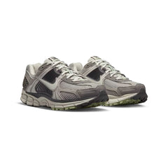 nike_zoom_vomero_5_cobblestone_flat_pewter_w_2
